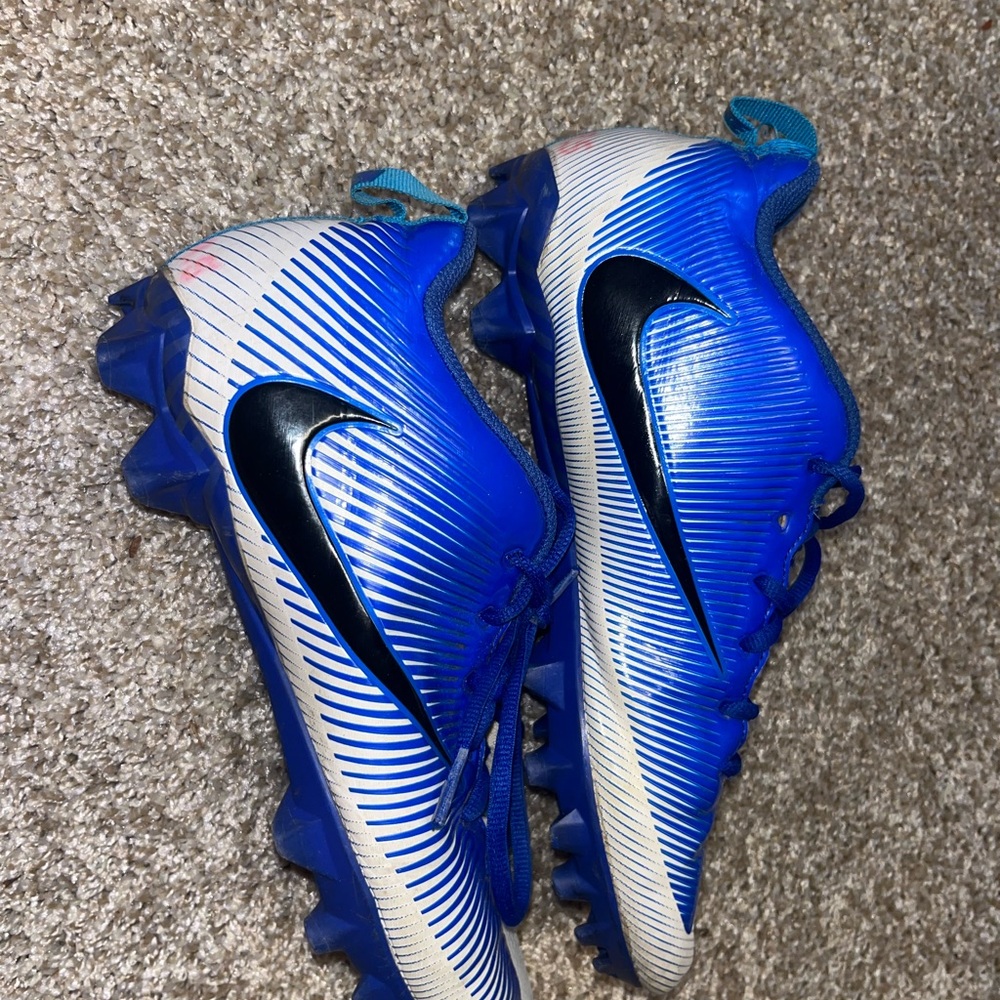 Nike Dynamic Blue and White Cleats